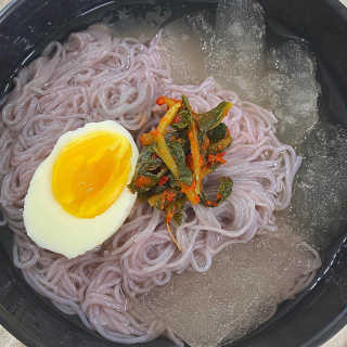 [네이처빌] 우리쌀 흑미비빔냉면,물냉면 총 2종 — 5점을 준 리뷰어가 2020년 7월 올린 사용 사진