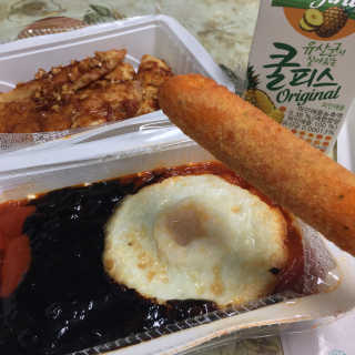 죠스떡볶이 [죠스푸드] 짜빠떡볶이+떡또그+범벅만두 신메뉴 3종 — 5점을 준 리뷰어가 2020년 4월 올린 사용 사진
