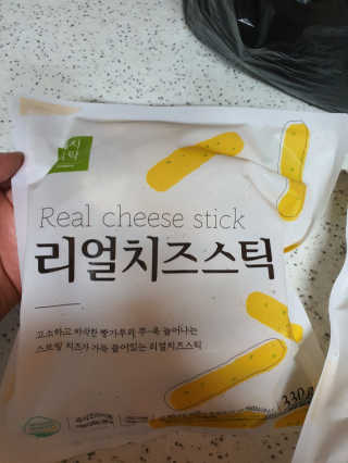 가치식탁 리얼치즈스틱, 리얼크림치즈볼 — 5점을 준 리뷰어가 2020년 11월 올린 사용 사진