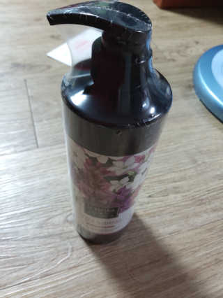 르퀼라야 스칼프 샴푸 810ml [가드니아/포레스트] — 5점을 준 리뷰어가 2020년 7월 올린 사용 사진