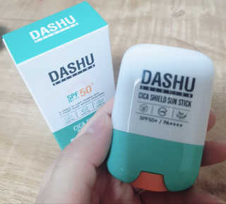 다슈코리아 다슈 솔루션 시카 쉴드 선스틱 — 5점을 준 리뷰어가 2020년 7월 올린 사용 사진