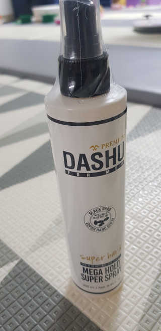 다슈코리아 다슈 포 맨 프리미엄 메가 홀드 슈퍼 스프레이 250ml — 5점을 준 리뷰어가 2020년 8월 올린 사용 사진