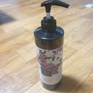 르퀼라야 스칼프 샴푸 810ml [가드니아/포레스트] — 5점을 준 리뷰어가 2020년 7월 올린 사용 사진