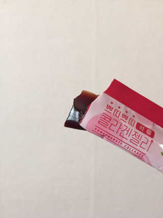 헬스업_쁘띠쁘띠석류콜라겐젤리_20g x 14포 — 5점을 준 리뷰어가 2020년 7월 올린 사용 사진
