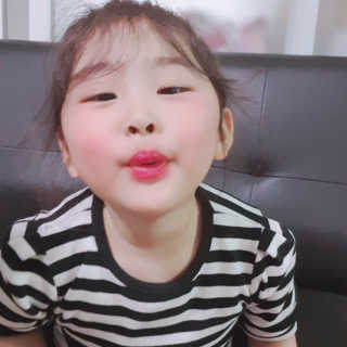 꼬메맘마 네이처 달리아핑크 립컬러 — 5점을 준 리뷰어가 2020년 4월 올린 사용 사진