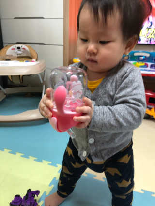 유비맘 트라이탄 코니빨대컵_컬러 랜덤 발송 — 5점을 준 리뷰어가 2020년 9월 올린 사용 사진