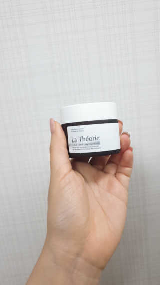 La Theorie Hydrating Ingredients | 하이드레이팅 인그레이디언츠 — 5점을 준 리뷰어가 2020년 5월 올린 사용 사진