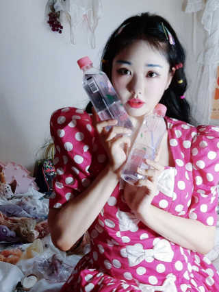 아쿠아스 플레이버워터 [아쿠아스] 제로칼로리 플레이버워터 복숭아/청포도 1BOX 20개입 — 5점을 준 리뷰어가 2020년 7월 올린 사용 사진