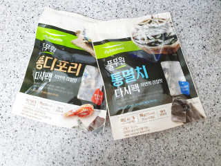 [풀무원] 자연의 감칠맛 통디포리, 통멸치 다시팩 세트 — 5점을 준 리뷰어가 2020년 5월 올린 사용 사진