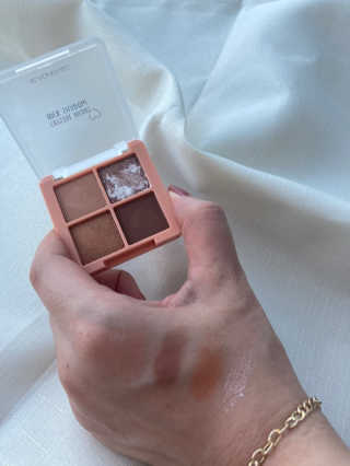 [블랙루즈] 크리스탈 하트 락 섀도우 4종 중 택1 — 5점을 준 리뷰어가 2020년 9월 올린 사용 사진