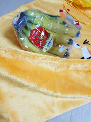 [스미후루] 감숙왕 바나나 1팩 1.3kg + 담요 + 스티커 — 5점을 준 리뷰어가 2020년 10월 올린 사용 사진