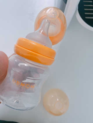 유비맘 신생아젖병 120ml 트리플팩_ 젖꼭지 포함 — 5점을 준 리뷰어가 2020년 8월 올린 사용 사진