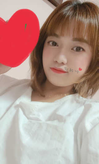 [블랙루즈] 에어 핏 벨벳 틴트 시즌6 5종 중 택1+랜덤1 — 5점을 준 리뷰어가 2020년 6월 올린 사용 사진