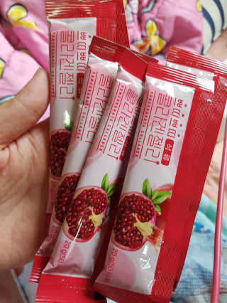헬스업_쁘띠쁘띠석류콜라겐젤리_20g x 14포 — 5점을 준 리뷰어가 2020년 7월 올린 사용 사진