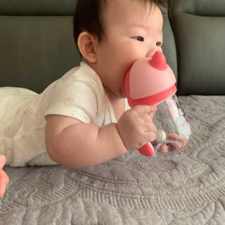 유비맘 트라이탄 코니빨대컵_컬러 랜덤 발송 — 5점을 준 리뷰어가 2020년 10월 올린 사용 사진