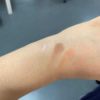 [블랙루즈] 크리스탈 하트 락 섀도우 4종 중 택1 — 5점을 준 리뷰어가 2020년 9월 올린 사용 사진
