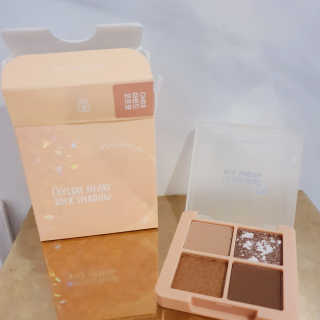 [블랙루즈] 크리스탈 하트 락 섀도우 4종 중 택1 — 5점을 준 리뷰어가 2020년 9월 올린 사용 사진