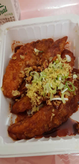 죠스떡볶이 [죠스푸드] 짜빠떡볶이+떡또그+범벅만두 신메뉴 3종 — 5점을 준 리뷰어가 2020년 5월 올린 사용 사진