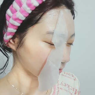 GARANG GARANG 피오니 룻 모이스처라이징 앤 수딩 마스크팩 — 5점을 준 리뷰어가 2020년 4월 올린 사용 사진