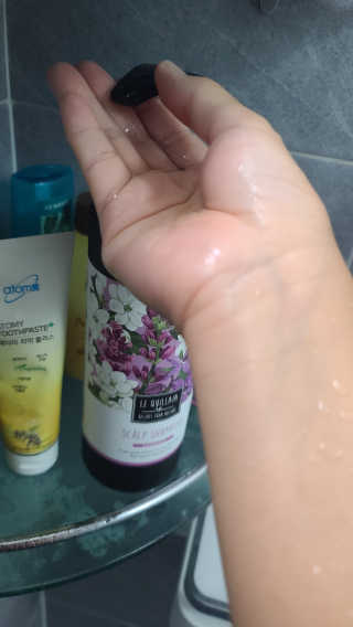 르퀼라야 스칼프 샴푸 810ml [가드니아/포레스트] — 5점을 준 리뷰어가 2020년 7월 올린 사용 사진