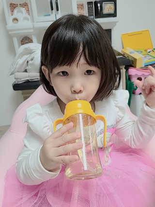 유비맘 PPSU 젖병 노꼭지_260ml_컬러 랜덤 발송 — 5점을 준 리뷰어가 2020년 10월 올린 사용 사진