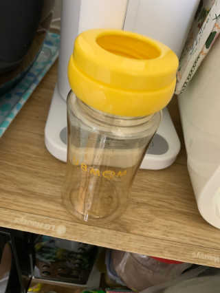 유비맘 PPSU 젖병 노꼭지_260ml_컬러 랜덤 발송 — 5점을 준 리뷰어가 2020년 10월 올린 사용 사진