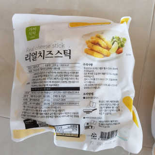 가치식탁 리얼치즈스틱, 리얼크림치즈볼 — 4.5점을 준 리뷰어가 2020년 8월 올린 사용 사진
