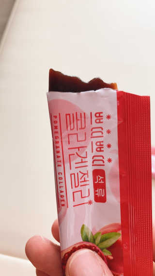 헬스업_쁘띠쁘띠석류콜라겐젤리_20g x 14포 — 5점을 준 리뷰어가 2020년 11월 올린 사용 사진