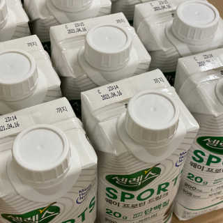 셀렉스스포츠 셀렉스 스포츠 드링크 초콜릿 _ 330ml x 12팩 — 5점을 준 리뷰어가 2020년 11월 올린 사용 사진