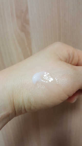 La Theorie Hydrating Ingredients | 하이드레이팅 인그레이디언츠 — 5점을 준 리뷰어가 2020년 5월 올린 사용 사진