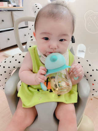 유비맘 트라이탄 코니빨대컵_컬러 랜덤 발송 — 5점을 준 리뷰어가 2020년 10월 올린 사용 사진