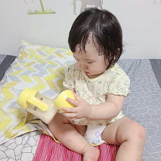 유비맘 샘방지 PPSU 빨대컵_컬러 랜덤 발송 — 5점을 준 리뷰어가 2020년 8월 올린 사용 사진