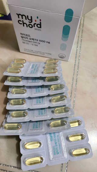 JW중외제약 마이코드 알티지 오메가3 1000 mg — 5점을 준 리뷰어가 2020년 7월 올린 사용 사진