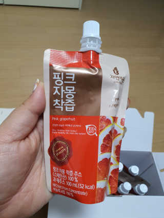 자연에온 핑크 자몽 착즙 100mL 10개입 2BOX — 4.5점을 준 리뷰어가 2020년 10월 올린 사용 사진