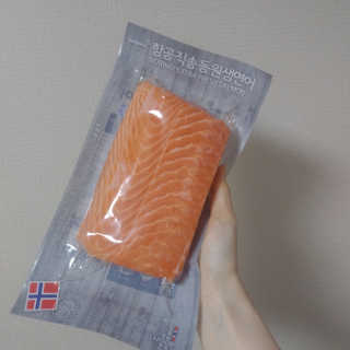 동원산업 항공직송 동원생연어_400g — 4점을 준 리뷰어가 2020년 4월 올린 사용 사진
