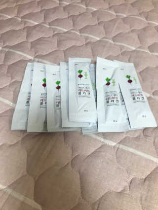 유유네이처 머빈스 젤리 레드비트 콜라겐 — 5점을 준 리뷰어가 2020년 5월 올린 사용 사진