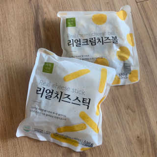 가치식탁 리얼치즈스틱, 리얼크림치즈볼 — 5점을 준 리뷰어가 2020년 8월 올린 사용 사진