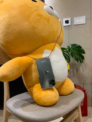 젠블리 항균동 볼체인 폰스트랩 갤럭시 아이폰 케이스 목걸이 — 5점을 준 리뷰어가 2020년 8월 올린 사용 사진