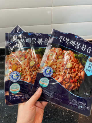 바다는다웰빙이다 전복해물볶음밥/전복김치볶음밥 250g-4봉지 — 5점을 준 리뷰어가 2020년 8월 올린 사용 사진