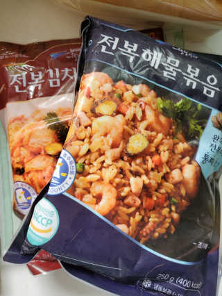 바다는다웰빙이다 전복해물볶음밥/전복김치볶음밥 250g-4봉지 — 4.5점을 준 리뷰어가 2020년 8월 올린 사용 사진