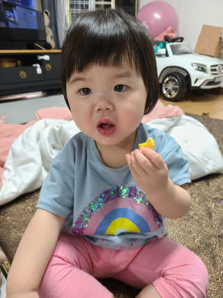 유비맘 캐릭터 실리콘 흡착 식판_색상 랜덤발송 — 5점을 준 리뷰어가 2020년 8월 올린 사용 사진