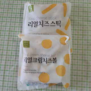 가치식탁 리얼치즈스틱, 리얼크림치즈볼 — 5점을 준 리뷰어가 2020년 8월 올린 사용 사진
