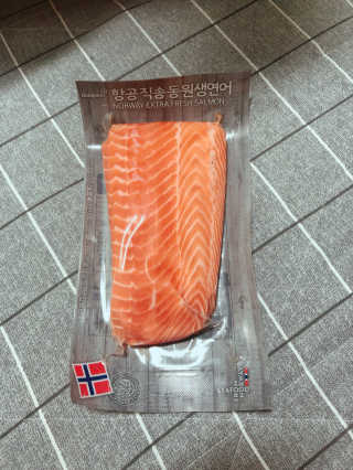 동원산업 항공직송 동원생연어_400g — 5점을 준 리뷰어가 2020년 4월 올린 사용 사진