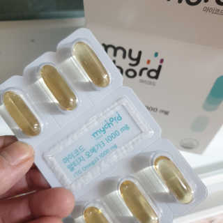 JW중외제약 마이코드 알티지 오메가3 1000 mg — 5점을 준 리뷰어가 2020년 10월 올린 사용 사진