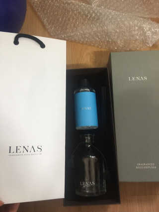 레나스 프리미엄 아로마 디퓨저 200ml  [1SET] — 5점을 준 리뷰어가 2020년 10월 올린 사용 사진