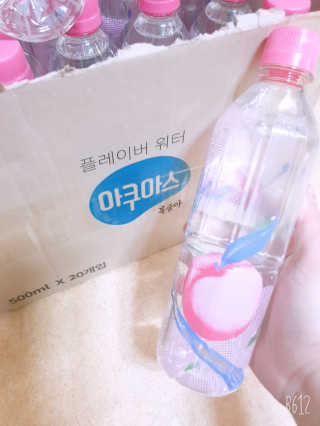 아쿠아스 플레이버워터 [아쿠아스] 제로칼로리 플레이버워터 복숭아/청포도 1BOX 20개입 — 5점을 준 리뷰어가 2020년 7월 올린 사용 사진