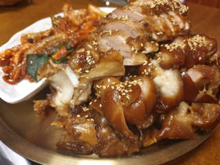[동네맛집족발] 4개 족발 중 택1 — 5점을 준 리뷰어가 2020년 7월 올린 사용 사진