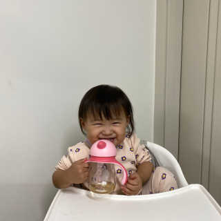 유비맘 트라이탄 코니빨대컵_컬러 랜덤 발송 — 5점을 준 리뷰어가 2020년 11월 올린 사용 사진