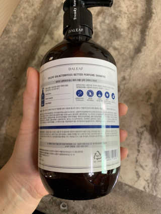 달리프 베러 퍼퓸 샴푸 1000ml 레이니데이 or 일랑로즈 — 4점을 준 리뷰어가 2020년 4월 올린 사용 사진