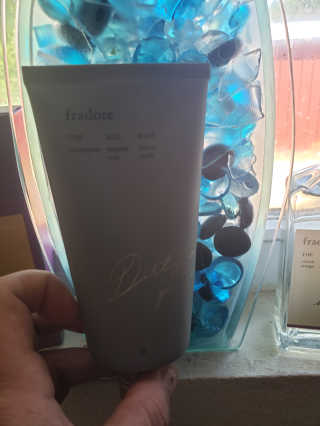 프라도어 데오 앤 퍼퓸 미스트 03 및 바디 크림 01 — 5점을 준 리뷰어가 2020년 5월 올린 사용 사진